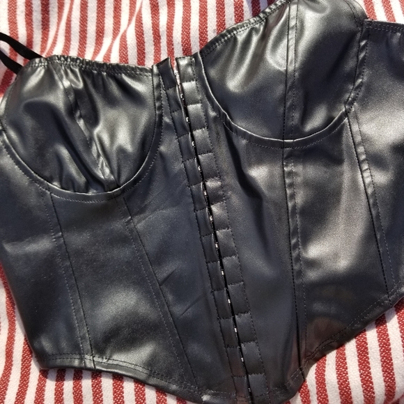 Sold - Picture 3 of 4